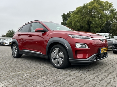 HYUNDAI KONA EV Premium 64 kWh (INCL-BTW) *PANO | HUD | ACC | VOLLEDER | KRELL-AUDIO | NAVI-FULLMAP | KEYLESS | CAMERA | FULL-LED | ECC | PDC | DAB | COMFORT-SEATS | VIRTUAL-COCKPIT | LANE-ASSIST*