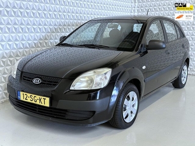 Kia Rio 1.4 L Elektrische ramen + Radio/cd speler +