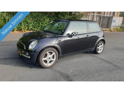 Mini Mini 1.6 One NETTE AUTO RIJD EN SCHAKELT GOED