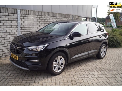 Opel Grandland X 1.2 Turbo Business Executive Autom Half