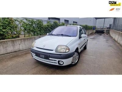 Renault Clio 1.6 RN 5 DEURS AUTOMAAT NAP NWE APK!