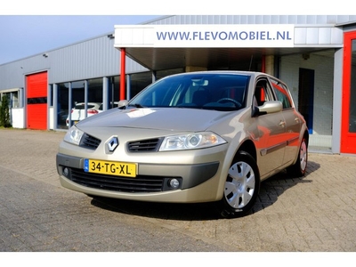 Renault Mégane 1.5 dCi Expression 5-Drs ClimaCruise