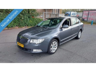 Skoda Superb 1.8 TSI Ambition NETTE AUTO RIJD EN SCHAKELT