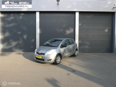 Toyota Yaris 1.0 VVTi Cool