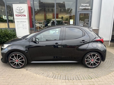 Toyota Yaris 1.5 Hybrid GR Sport (bj 2022, automaat)