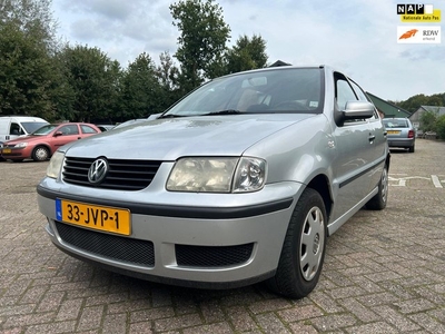 Volkswagen Polo 1.4 5 deurs ,airco,trekhaak