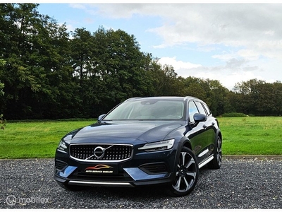 Volvo V60 Cross Country 2.0 B5 AWD Pro. Zeer luxe uitgerust