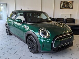 MINI 1.5 Cooper Classic AUT. ** LED, DIGI DASH, PANORAMA