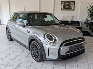 MINI 1.5 Cooper Classic AUT. ** LED, DIGI DASH, PANORAMA