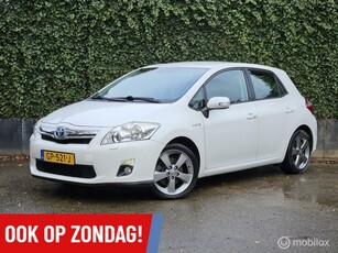 Toyota Auris 1.8 Full Hybrid Dynamic November Deals!