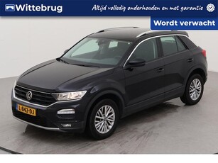 Volkswagen T-Roc 1.0 TSI Style Executive Parakeersensoren /