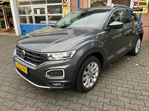 Volkswagen T-Roc 1.5 TSI Style Business Zeer lage km.