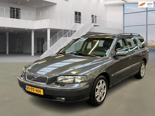 Volvo V70 2.4 Comfort Line AUT CRUISE LEDER TREKHAAK 2 X