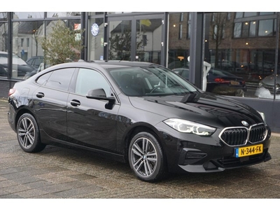 BMW 2-serie Gran Coupé 218i Executive Edition eerste