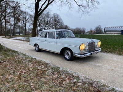 Mercedes-Benz 300SE Heckflosse 1962 Rallyauto