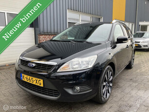 Ford Focus Wagon 1.6-16V Futura TREKHAAK!