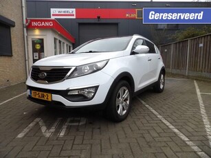 Kia Sportage 1.6 executive - panorama dak navigatie ecc