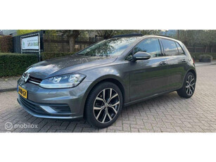 Volkswagen Golf 1.6 TDI Comfortline Pano Carplay