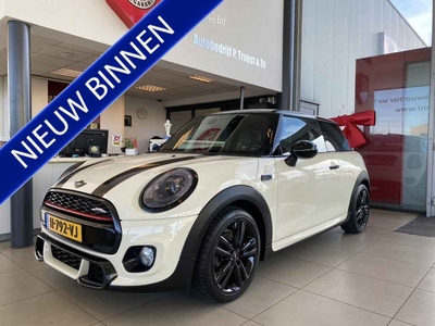 MINI Mini 1.5 Cooper Chili Serious Business,Navigatie,Parkeerhulp,Achter Sensoren,Sportstoelen&Stoelverwarming,Climate&Cruisecontrol,Bluet