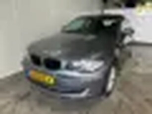 BMW 1-serie 118i Business Line SCHIET AF EN TOE UIT 1