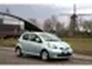 Toyota Aygo 1.0-12V 68Pk 5-deurs 1e eigenaar Airco bj2005 90784km Nieuw APK 5D (Proefrit aan huis mo