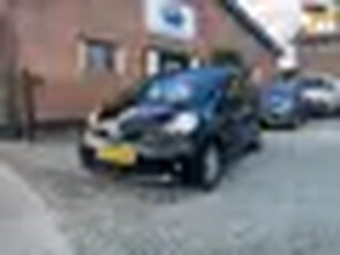 Toyota Aygo 1.0-12V Sport ( Airco + Elektrische ramen + Nieuwe Apk )