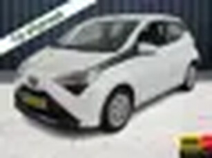 Toyota Aygo 1.0 VVT-i x-play (73 PK) 1e-Eig & Dealer-Onderh. BOVAG-Garantie. NL-Auto. Navigatie/Appl