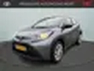 Toyota Aygo X 1.0 VVT-i MT Play Airco / Cruise Control Adaptief / Camera / Apple CarPlay & Android A