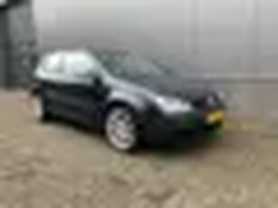 Volkswagen Golf 1.6 FSI Trendline, Automaat, Nieuw Apk,