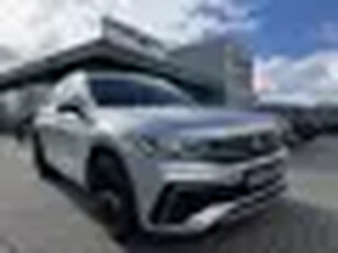 Volkswagen Tiguan 1.4 TSI eHybrid R-Line Business+ Pano-Dak Trekhaak IQ. Light Camera Adapt.