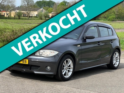 BMW 1-serie 120i High Executive CRUISE/NAVI/PDC/LEDER/LMVELGEN/RIJDT SCHAKELT PERFECT