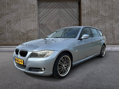 BMW 3 Serie Touring 318i Business Line LCI