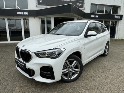 BMW X1 xDrive25e M-Sport Pakket, Camera, DAB, Navigatie-Pro, Electr achterklep, NIEUWSTAAT! . Een proefrit levert het bewijs. Neem contact op en we maken een afspraak!