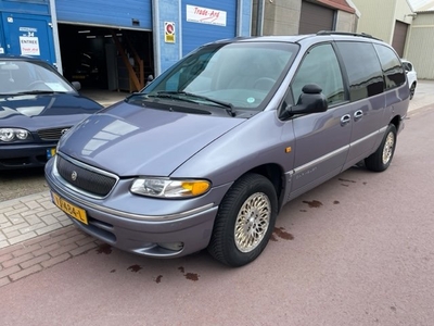 Chrysler Town & Country 3.8i V6 Automaat APK 4-2025 grijs kenteken met LPG Leder interieur, airco, etc.