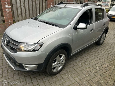 Dacia Sandero 0.9 TCe Stepway met lichte achterschade