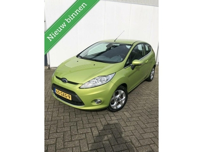 Ford Fiesta 1.25 Ghia, hele nette auto.