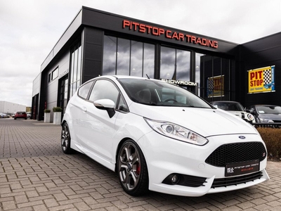 Ford Fiesta 1.6 ST2, 182 PK, PDC, Navi, Stoelverwarming!