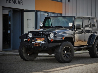 Jeep Wrangler Unlimited 3.8 Sahara YOUNGTIMER!