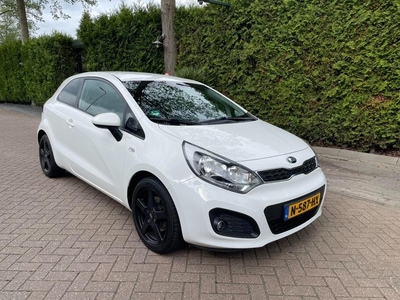 Kia Rio 1.4 CVVT Plus Pack World Cup Edition