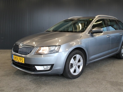 Škoda Octavia Combi 1.2 TSI Greentech Elegance | Climate | Cruise | Navi | PDC | Stoelverwarming | APK 03-2025! |