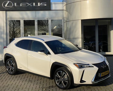 LEXUS UX-SERIE 250h Preference Line EL-ACHTERKLEP PARK-SENSOR BLIND-SPOT NAVI CARPLAY