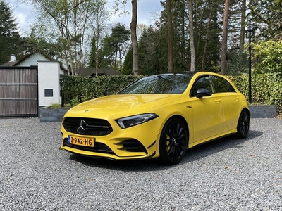 Mercedes-Benz A-Klasse AMG 35 4MATIC Premium Plus *PANO*HUD*SFEERVERLICHTING*BURMESTER*CAMERA*DEALER ONDERHOUDEN*