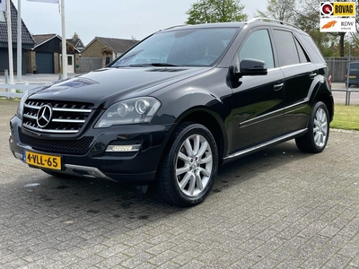 Mercedes-Benz M-klasse 300 CDI V6 GRIJS KENTEKEN / TREKHAAK / LEER