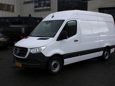 Mercedes-Benz Sprinter 317 CDI L2H2 MBUX met camera en Apple Carplay / Android Auto