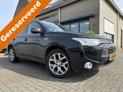 Mitsubishi Outlander 2.0 PHEV Instyle+ (Exportprijs) Leder / Trekhaak / Navigatie