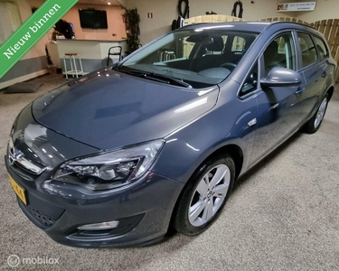 Opel Astra Sports Tourer 1.4 Turbo Business + Navigatie