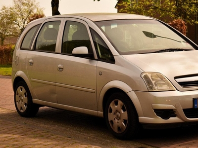 Opel Meriva 1.6-16V Edition met Airco en Trekhaak!