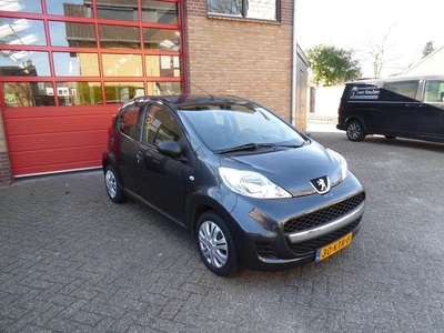 Peugeot 107 1.0-12V XR