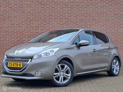 Peugeot 208 1.2 VTi Allure/NW DISTRIBUTIERIEM!