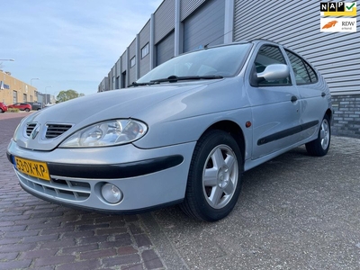 Renault Mégane 1.6-16V/Automaat/1eigenaar/Volledig onderhouden/Airco/Elek-pakkt